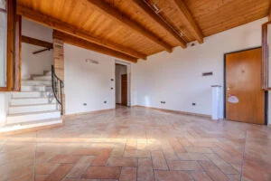 3 Locali in Vendita su due livelli - Rho