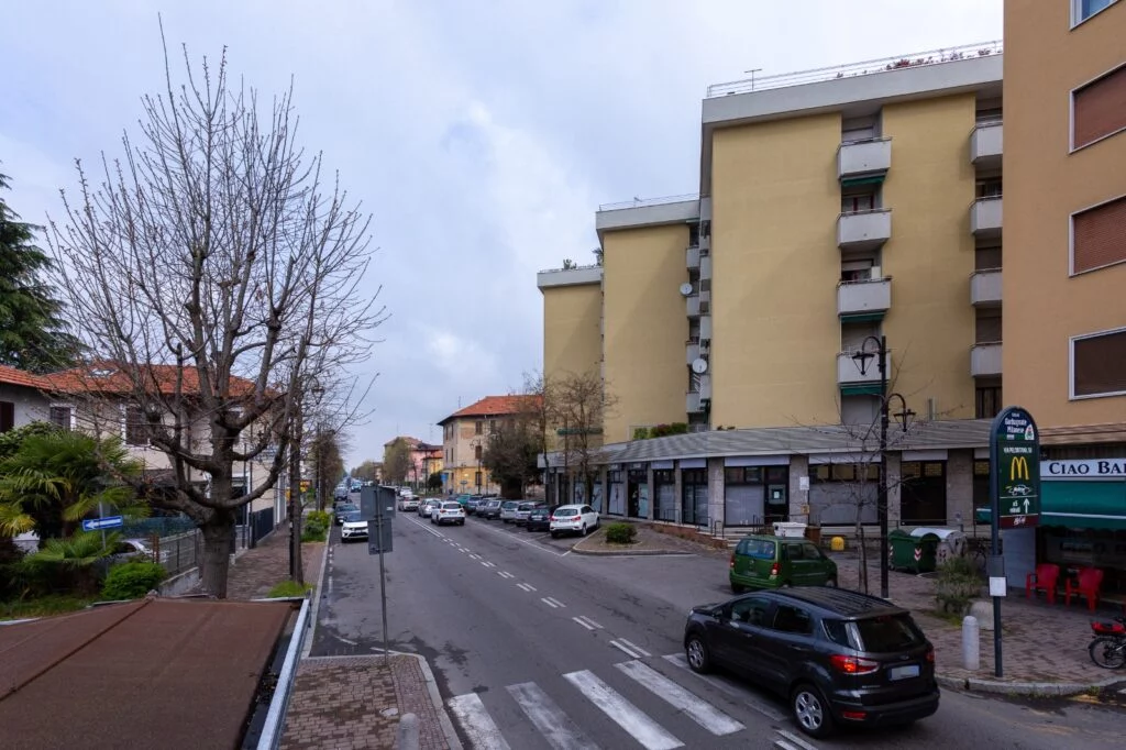Trilocale ristrutturato — Varedo - Immagine 4
