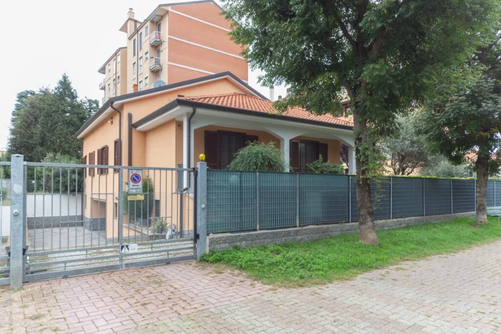Porzione di Villa Bifamiliare a Garbagnate Milanese - Immagine 5