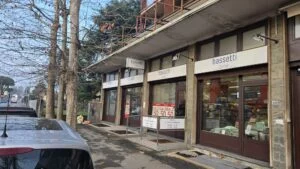 Negozio - Locale Commerciale a Garbagnate Milanese